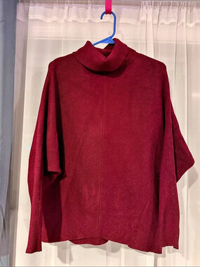Arabess turtle Neck Sweater in Burgundy Size Large Like New
